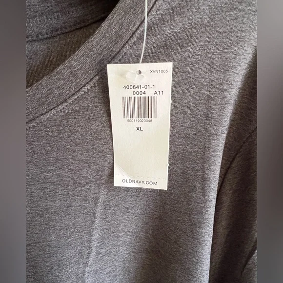 Lot of (2) NWT Old Navy ACTIVE Cloudmotion T’s - Picture 13 of 15